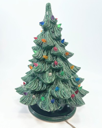 Vtg Ceramic Christmas Tree 15” missing a few lights - 第 1/9 張圖片