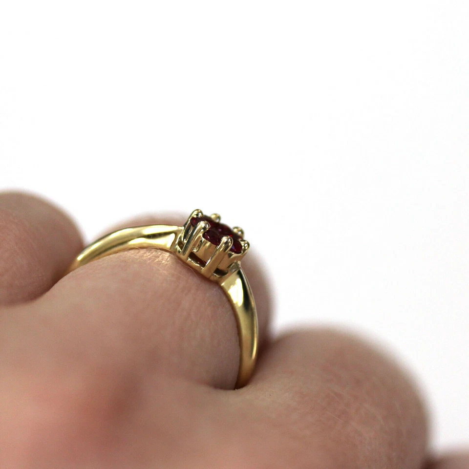 0.33 Ct Natural Ruby & Lab Grown CVD Diamond Cluster Ring 10k Solid Yellow Gold - Image 3 of 4