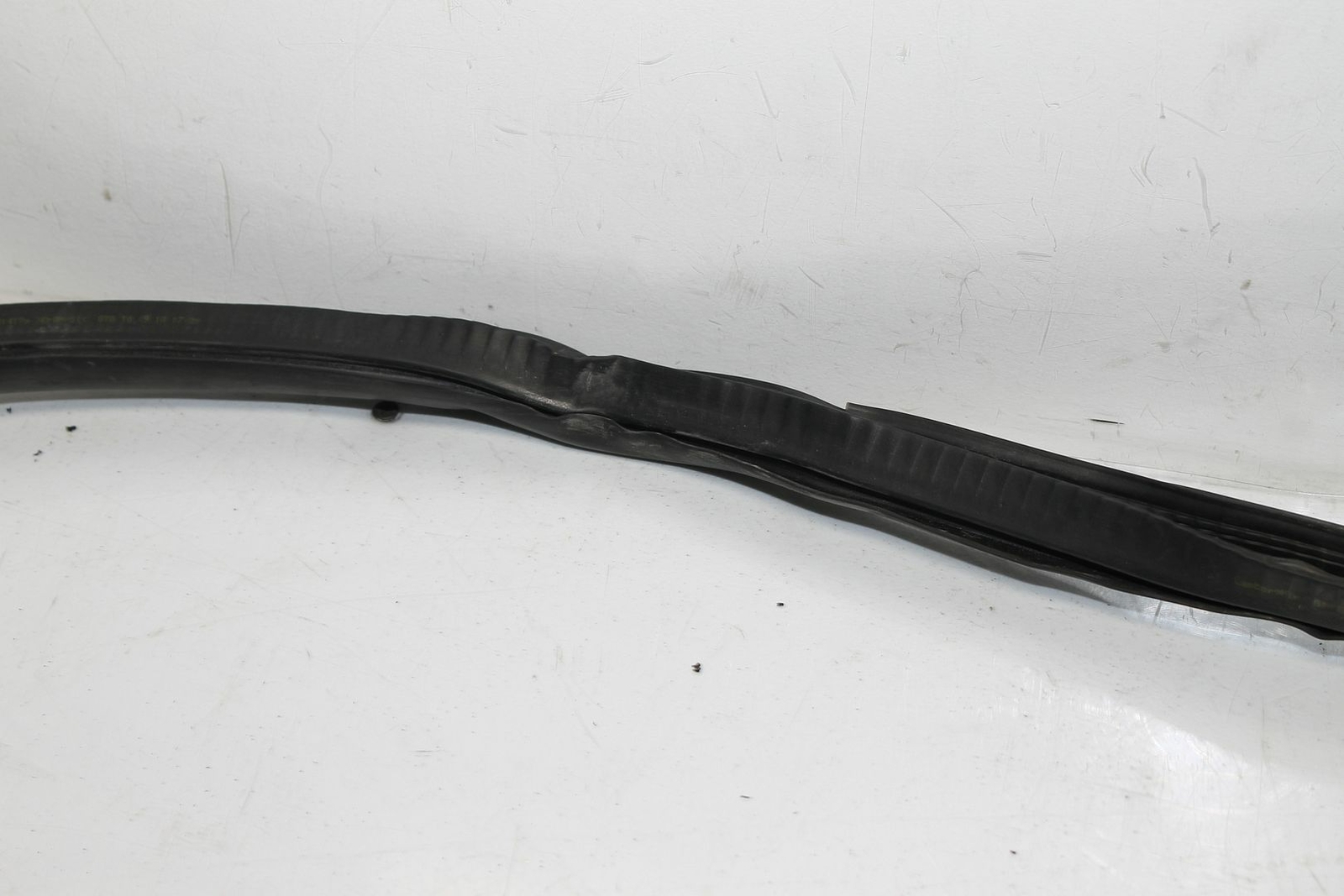 2019 LAMBORGHINI HURACAN LH LEFT DRIVERS DOOR WINDOW SEAL 4T8831707 15-20 LP580