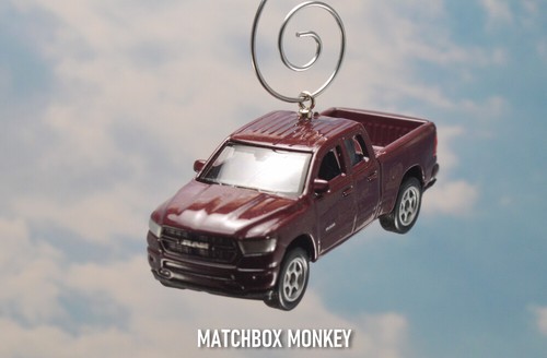 2019 RAM 1500 Quad Cab Pickup Christmas Ornament Adorno Dodge Short Box 1/64 - Picture 26 of 36