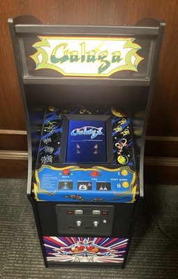 NUMSKULL QUARTER ARCADES GALAGA MINI ARCADE MACHINE (1/4 SCALE) - USED