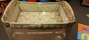 VTG Graco Pack 'n Play Portable Playard Bassinet Winnie the Pooh Green