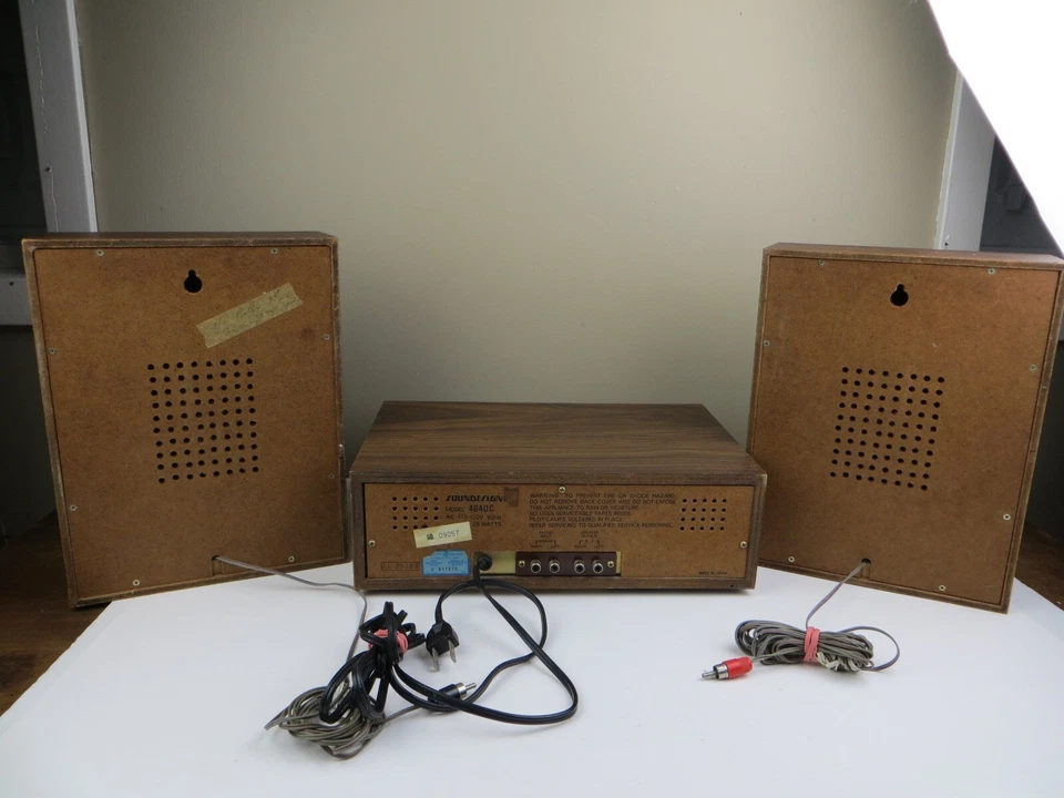 Vintage Design de Som Estéreo 8 Track Player 4840C e Alto-falantes - Imagem 3 de 4