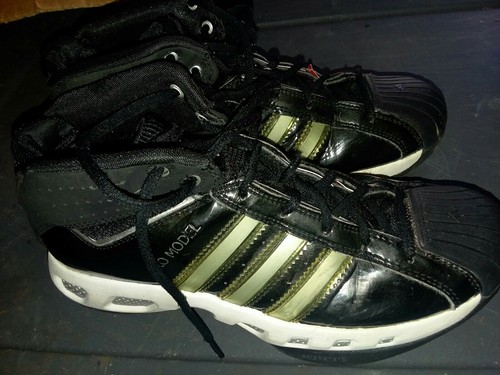 VINTAGE 2007 MENS ADIDAS PRO MODEL 