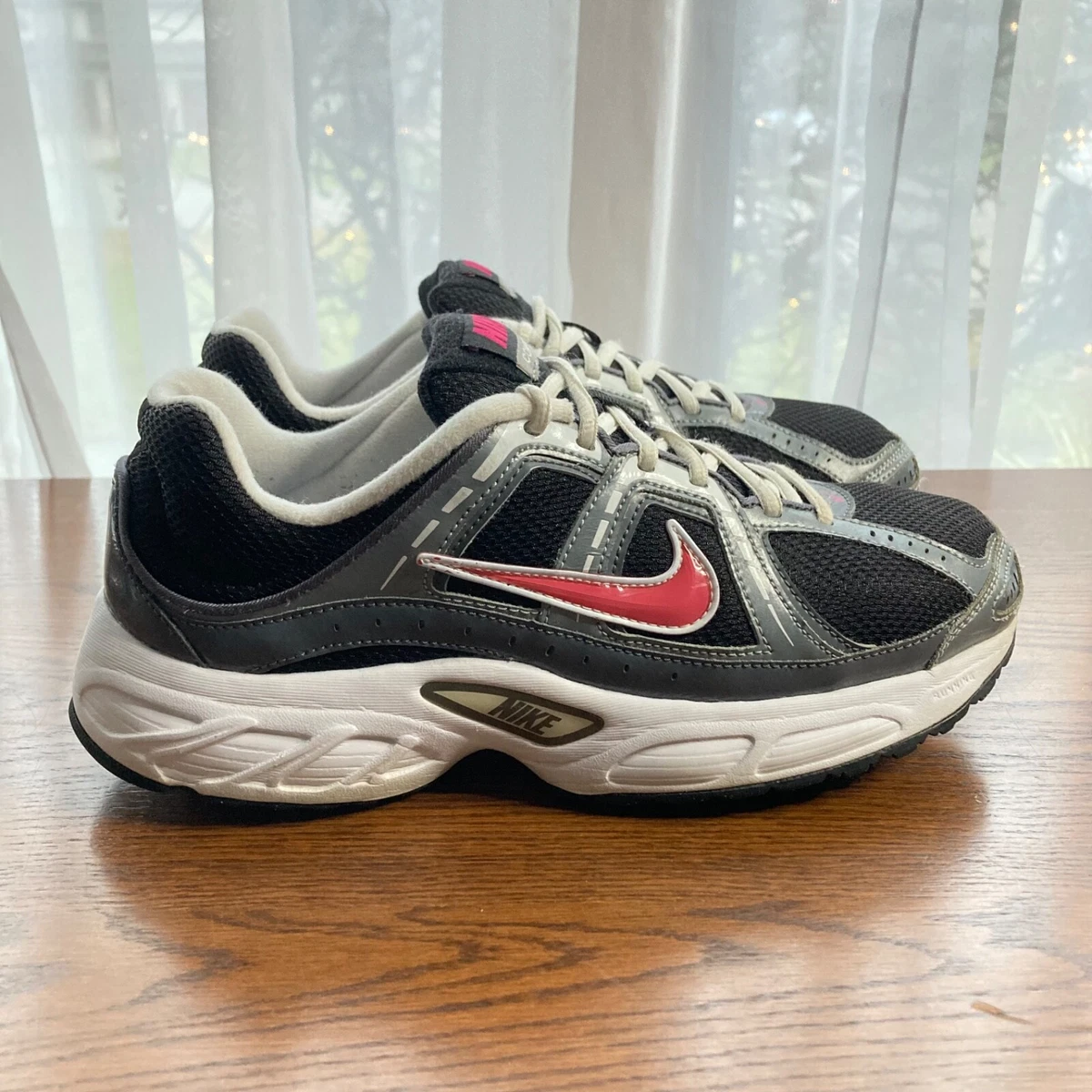 Nike Compete 2 Sneakers Womens 10 Black Pink Athletic Running Shoe