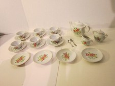 VTG. Childs Miniature Tea Set Porcelain 21 pieces made in Japan flower design BR