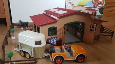 Schleich Pferdehof - mit viel Zubehör