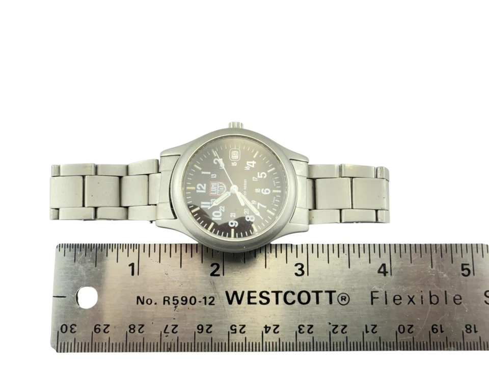 РЕДКИЕ винтажные часы Luminox H3 2 ГБ пила co MBM черный циферблат нуждается в ремонте - Изображение 2 из 4