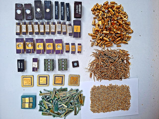 29 IC's 6 CPU's 175gms connectors 118gms ass pins 30gms CPU pins 27Gms edge