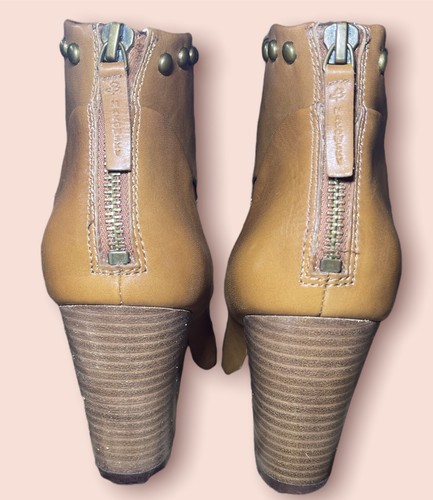 B Makowsky Womens 6.5M Quincy Heeled Ankle Booties Brown Leather brass Studs - Picture 6 of 12