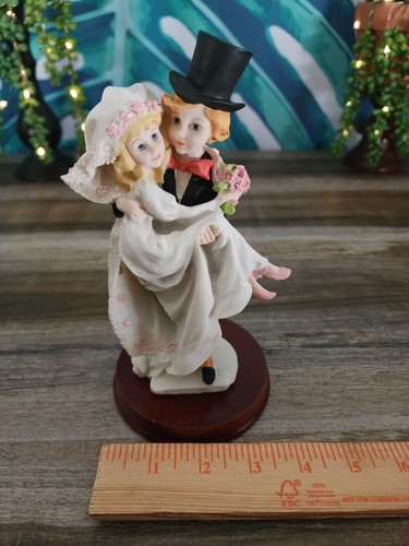 Vintage Bride and Groom Cake Topper, Bridal Table Decoration, Just Married Figur - Picture 3 of 10