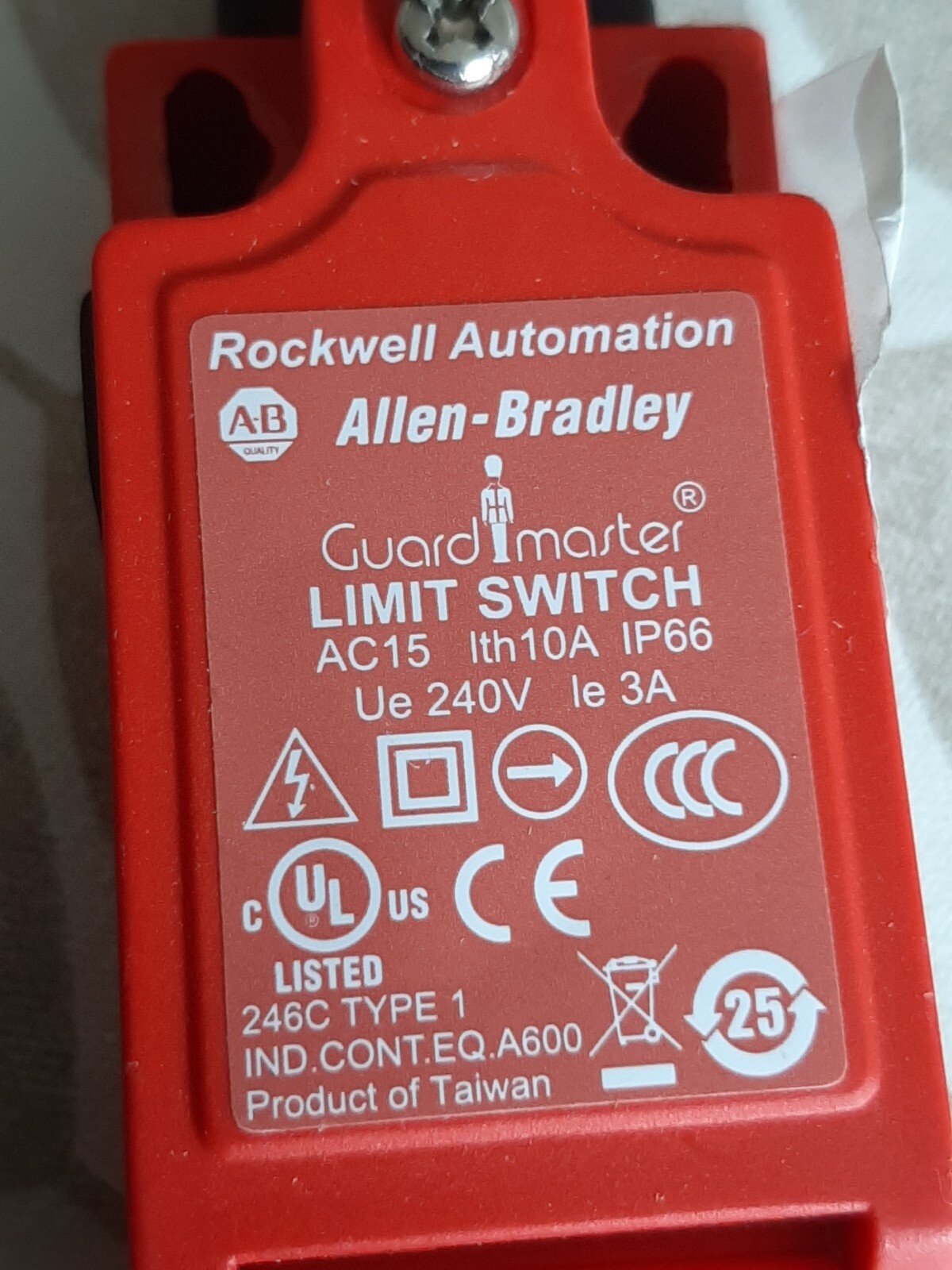 ALLEN BRADLY GUARD MASTER LIMIT SWITCH 246C TYPE 1 eBay