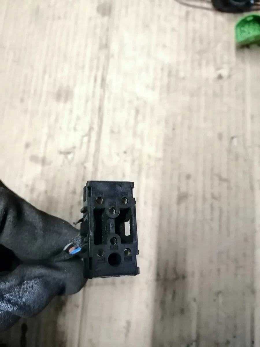 ORIGINAL Mercedes Benz W124 Steckergehäuse Anschluss Stecker 