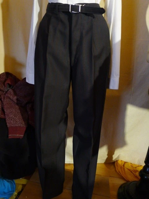 50er Jahre  Anzug  kleine Größe Neuwertiger Zustand. - Bild 2 von 4