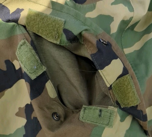 Lightweight Camo Military Jacket Size Large /XL Hoodie With Hat Bill. - Picture 6 of 12