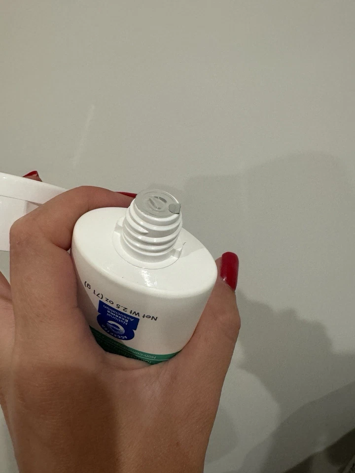 Crema hidratante facial Vanicream FPS 30 2,5 oz protector solar mineral - caja dañada Foto 4 de 4