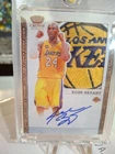 Kobe Bryant 2008 -09 panini crown royale patch auto.