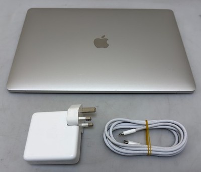 Apple MacBook Pro Retina 15,4  2017 INTEL I7 16GB/256GB AMD Radeon LEICHTES PROBLEM