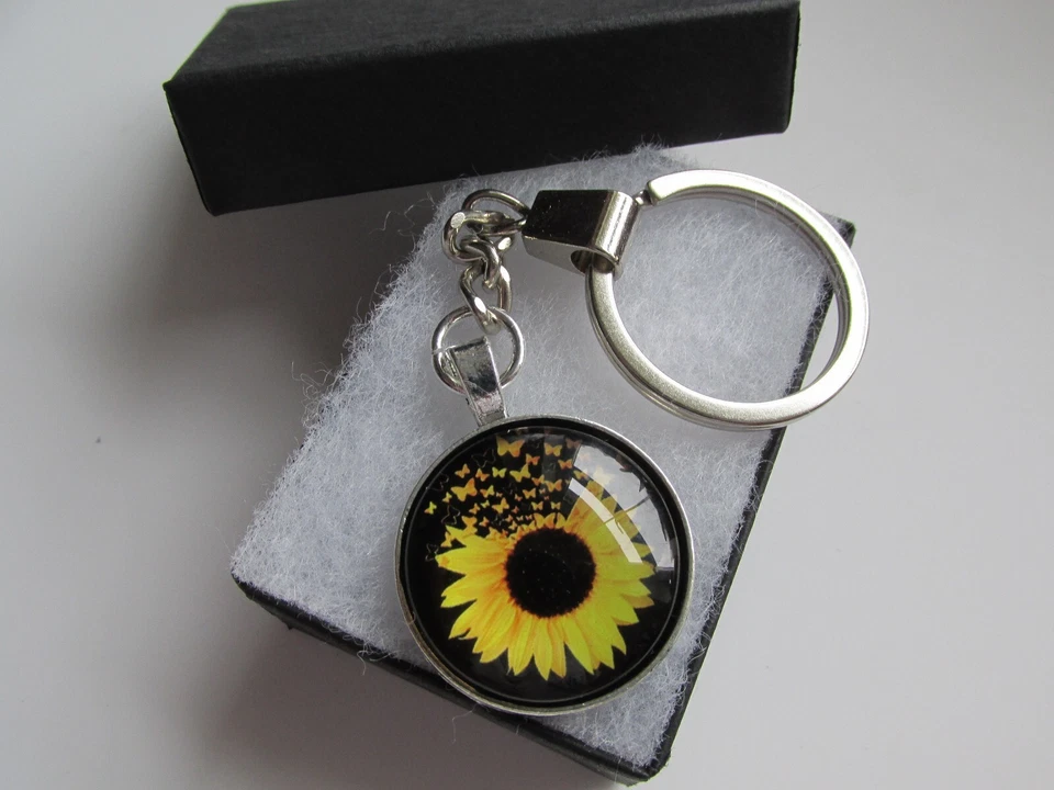 Handmade Pretty Black & Yellow Sunflower Pendant Keyring - Gift Boxed UK . 13170 - Image 4 of 4