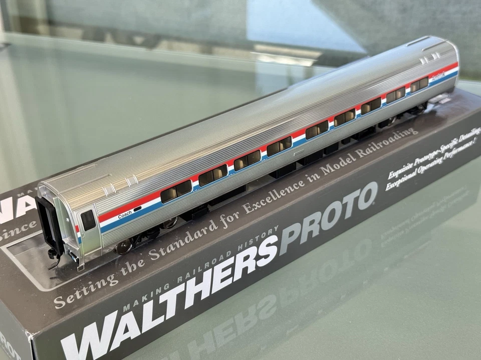 Amtrak Amfleet II Phase III Walthers Proto Coach Budd LIGHTED 920-12227 HO NEW💡 - Image 4 of 4