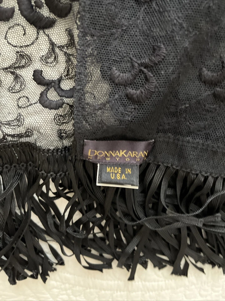 De colección ~ DKNY ~ 100% ALGODÓN ~ BUFANDA ESTOLA LARGA BORDADA CON FLECOS Hecha en EE. UU. 66" L X 17" W Foto 4 de 4
