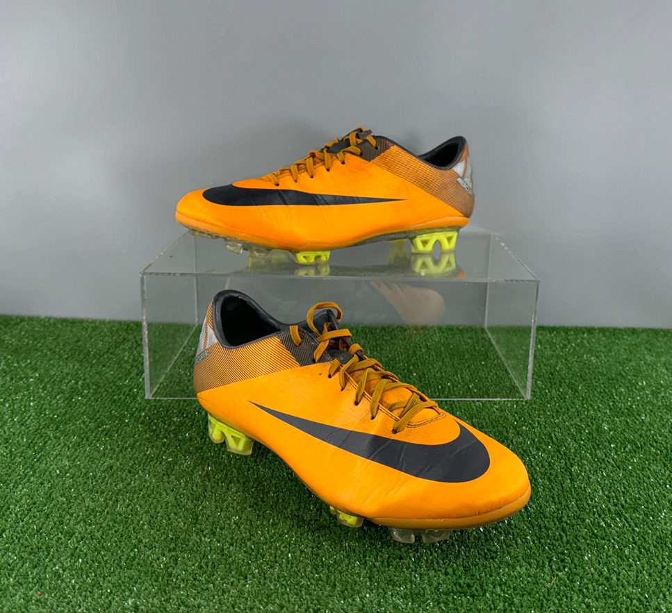 シューズ NIKE MERCURIAL VAPOR 7 HG VOLT 442023754 NIKE MERCURIAL VAPOR 7 HG VOLT 442023754 - メルカリ