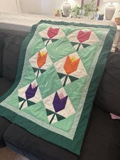 Vintage Tulip Quilt 49 X 35