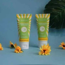 2 X Azarine Calm My Acne Sunscreen Moisturiser SPF35 PA+++ 40g