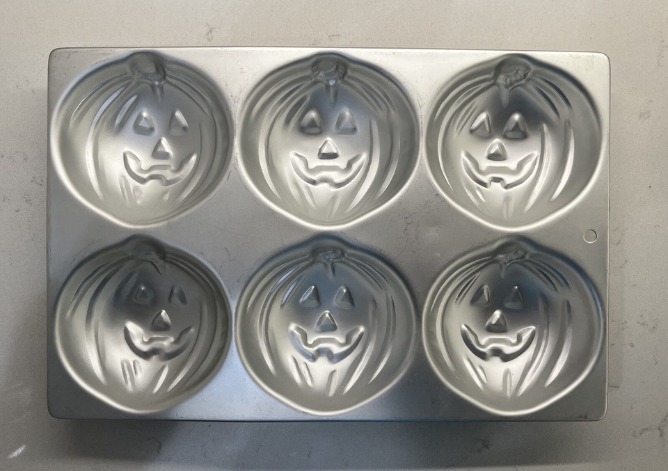 1983 Wilton Halloween Pumpkin Jack O Lantern Cake Pan Mold 5081040 6