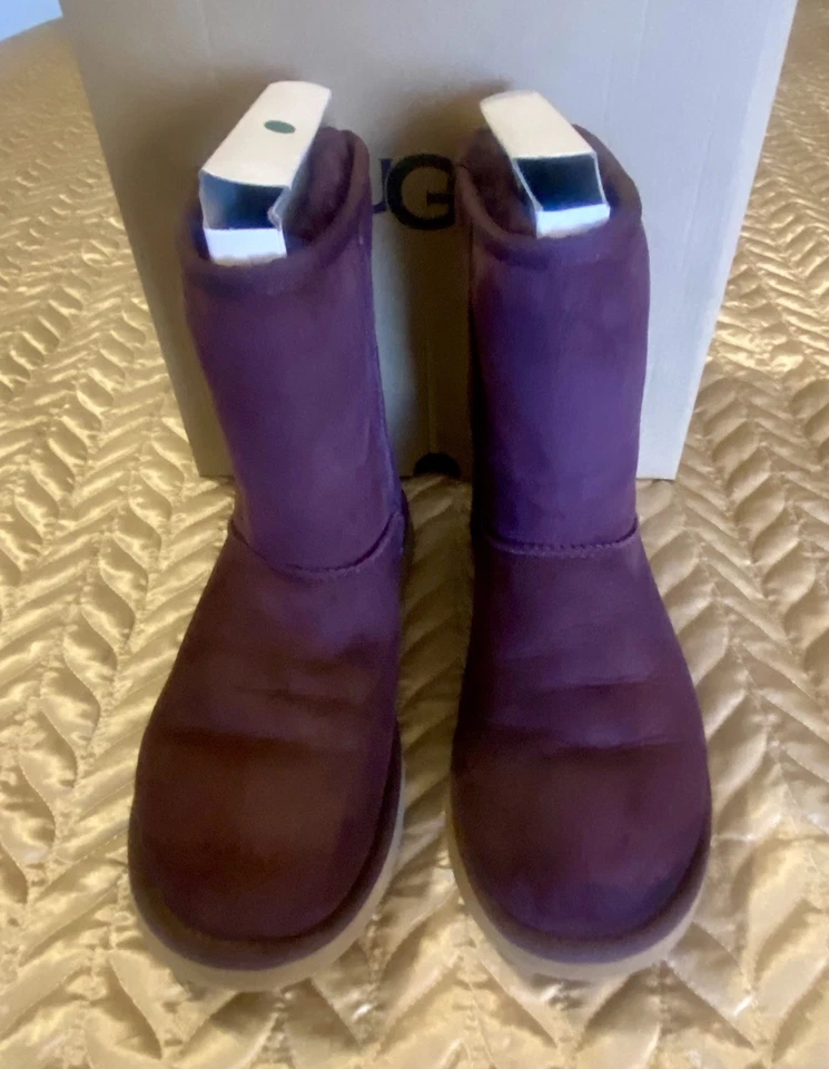UGG 5825 Australia Classic Short II Suede Shearling Boots Size 7 - Port - Image 3 of 4