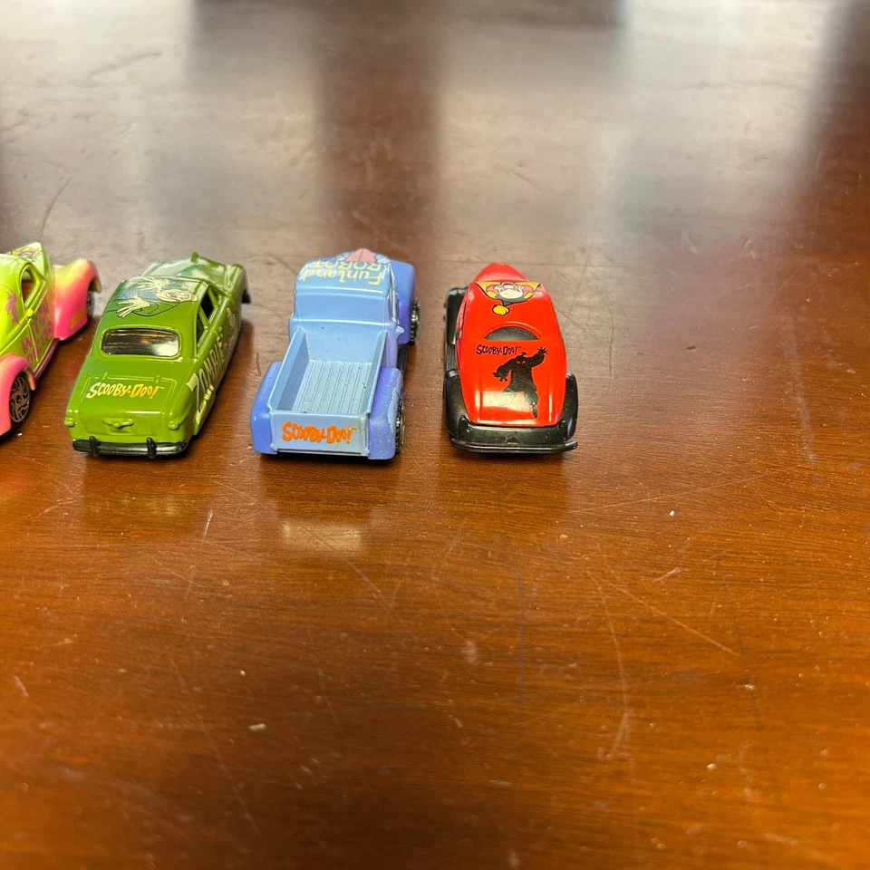 Lot of 5 Racing Champions Cars Cartoon Network Scooby-Doo 1:64 Diecast Cars - Image 2 of 4