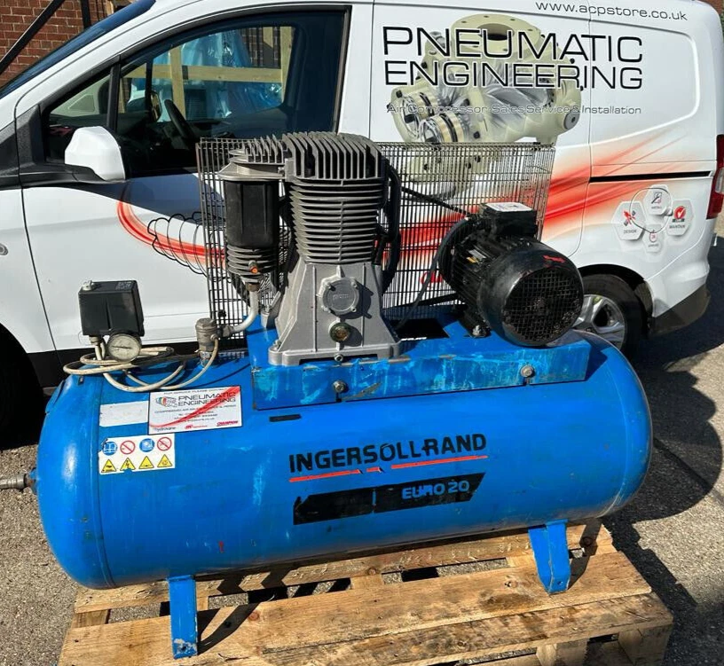 INGERSOLL RAND RECIPROCATING AIR COMPRESSOR 5.5KW/7.5HP THREE