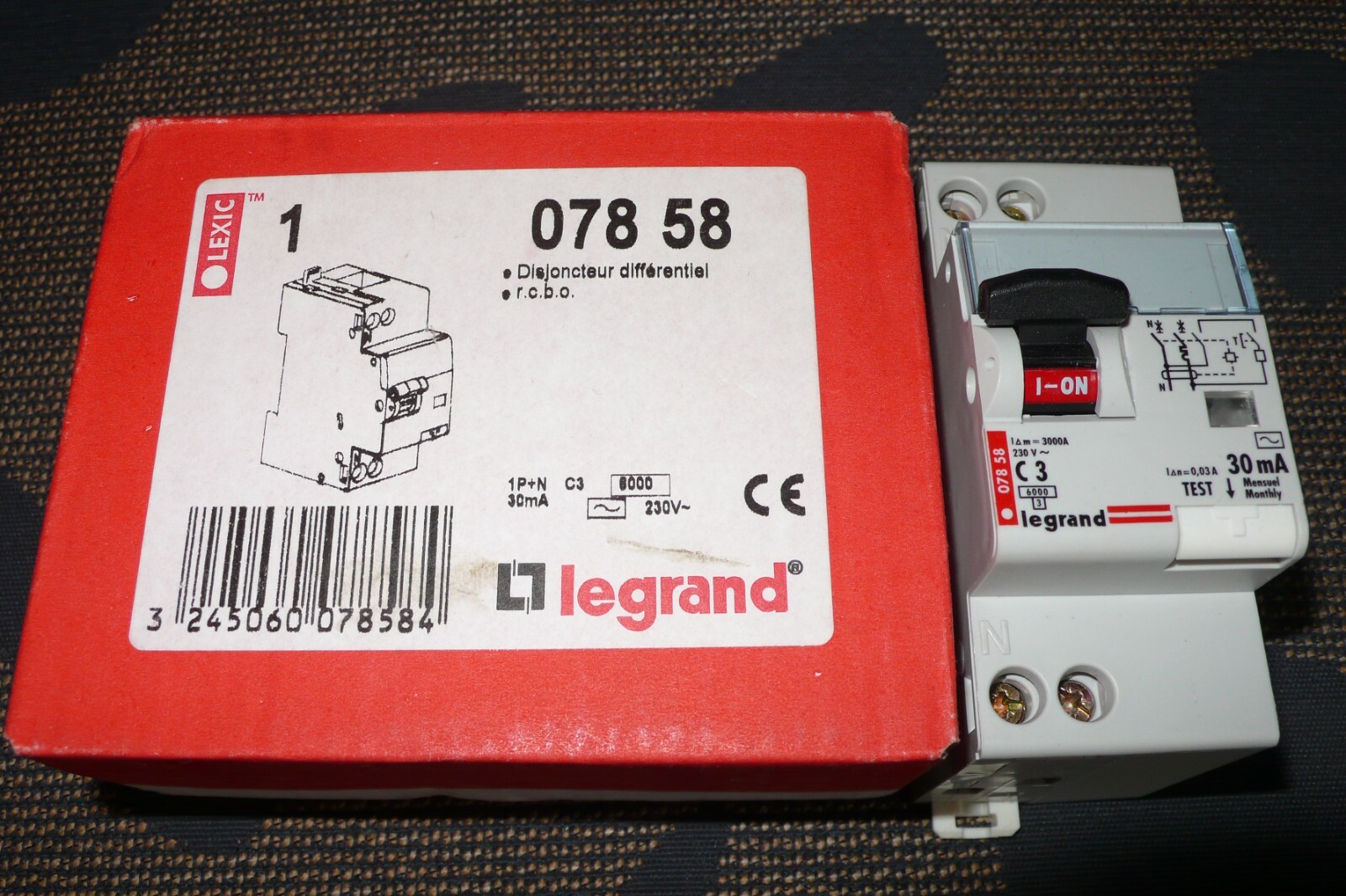 Disjoncteur différentiel Legrand 3A 30mA type AC courbe C pour tableau électrique - 2