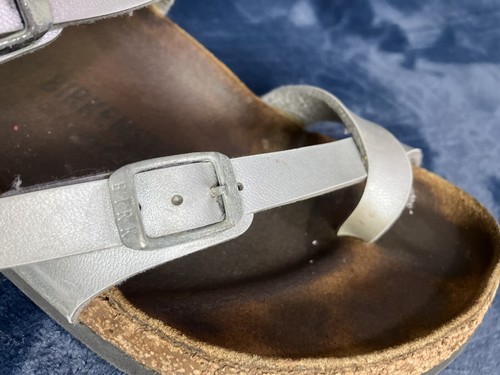 Birkenstock Mayari Sandalen Damen 7 - 7,5 EU 38 Silber Zehenschlaufe Zehentrenner Probleme - Bild 9 von 18