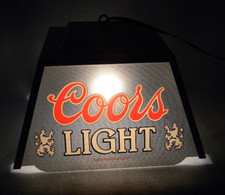LAMPE SUSPENDUE BIÈRE LÉGÈRE COORS 1985 POINTUE SIGNE LUMIÈRE COULEUR DORÉE