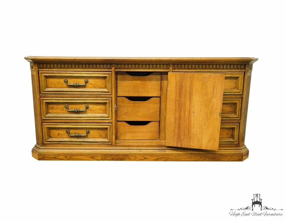 STANLEY FURNITURE Italian Provincial Style 68" Triple Dresser 2193-05 - Image 3 of 4