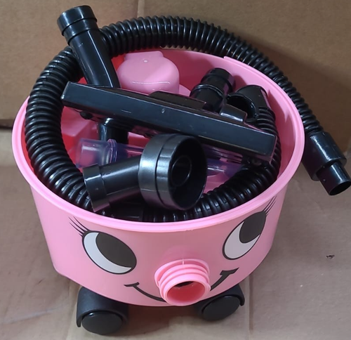 Casdon Henry & Hetty Jouets - Chariot de nettoyage Hetty Deluxe - Ensemble rose inspiré d'Hetty avec aspirateur à main fonctionnel - chariot de nettoyage pour enfants avec accessoires - 3 ans