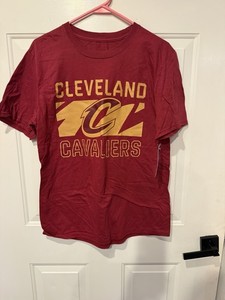 Cleveland Cavaliers Basketball Garnet T-Shirt Shirt Top Tee Size M