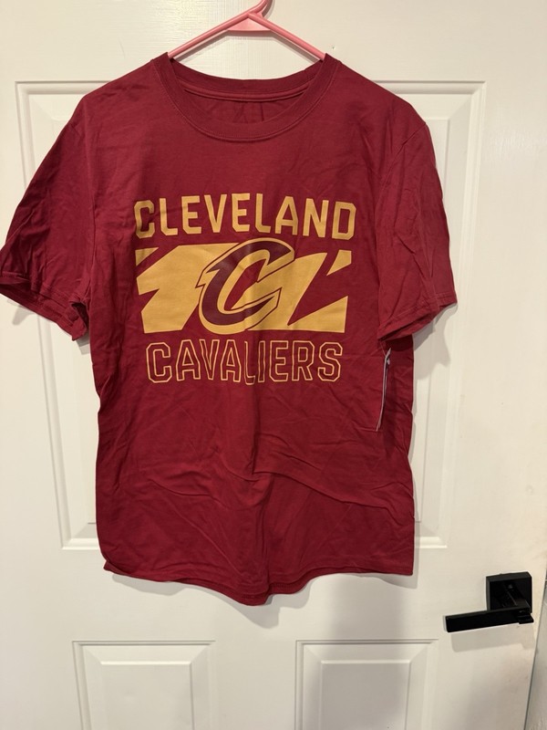 Cleveland Cavaliers Basketball Garnet T-Shirt Shirt Top Tee Size M