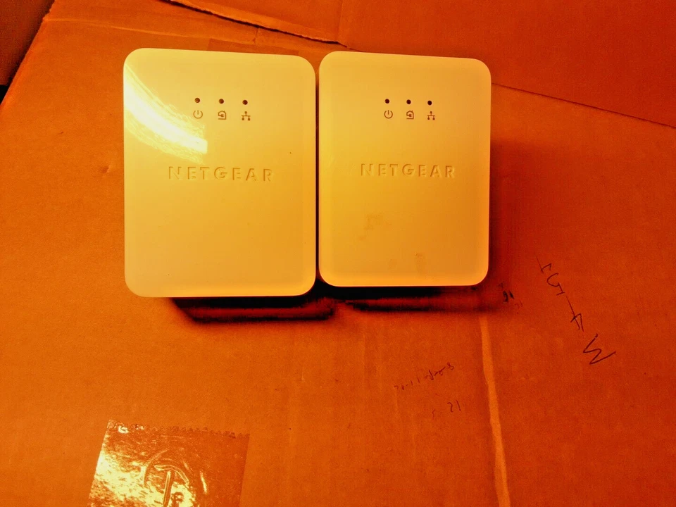 Netgear Powerline AV 200 Powerline Adapter XAV2001  PAIR - Image 2 of 4