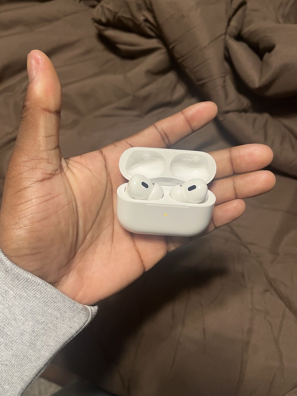 AirPods Like New Only Worn 3 Times Excellent Condition  -image