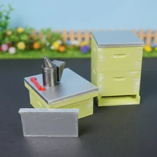 Dollhouse Langstroth 8 Frame Beehive - Smoker & Hive Tool - 1:12 (3D Printed)