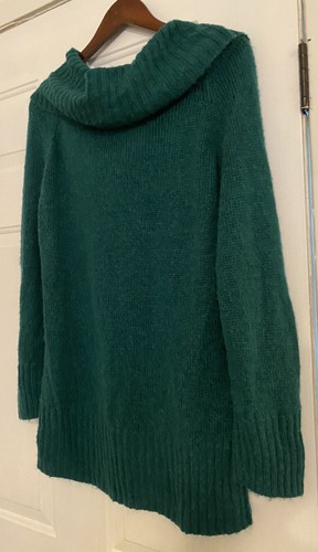 Torrid Women’s Size 1 Cowl Neck Long Sleeve Fuzzy Acrylic Knit Green Sweater - Picture 3 of 12