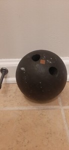 VTG DUCK PIN BALL 5" DIAMETER, 3LBS 12 OZ APPROX WEIGHT, UNMARKED 2 FINGER HOLES
