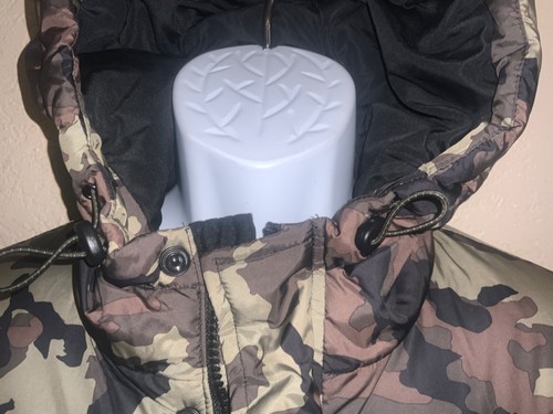 Chaqueta tampón corta para hombre GOODFELLOW con capucha resistente al agua y al viento camuflada y negra - Imagen 6 de 10