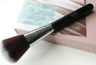 CREATIVE COSMETICS Finishing Touch Brush Powder Brush New