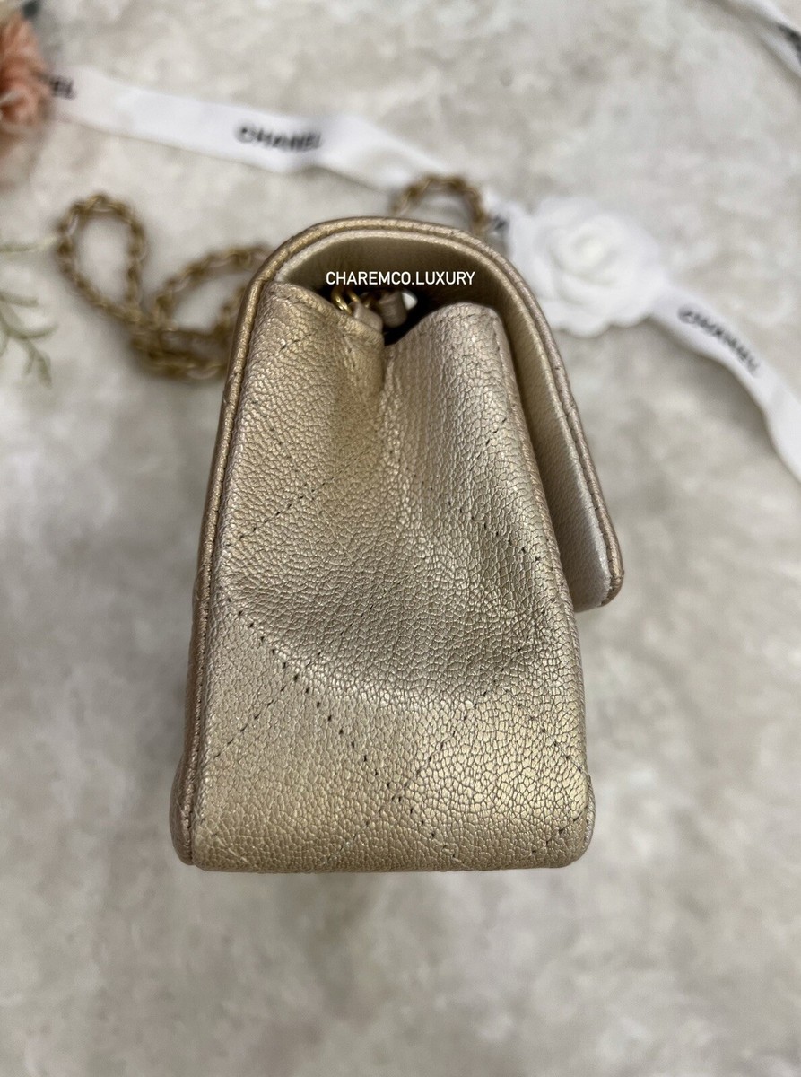 ＊CHANEL＊ ノベルティ ミニコサージュ Chanel Mini 22 Bag Champagne Iridescent Calfskin Gold Hardware