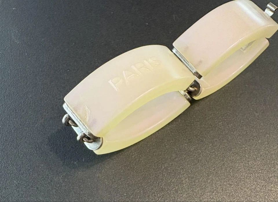 Auténtico brazalete brazalete con logotipo marca de coco de Chanel en plástico blanco accesorios para mujer Foto 4 de 4