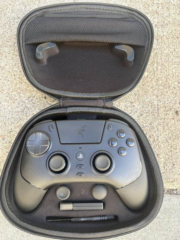 Razer Raiju V3 Pro Wireless PS5 Esports Controller (Black) - Open Box