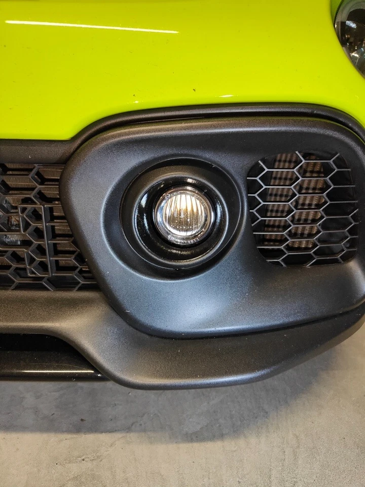 Coperchi Copri fendinebbia Abarth 595 Serie 3 e 4 - Colori vari - Immagine 2 di 4